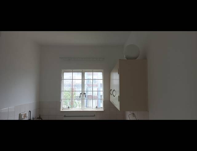 1 BEDROOM FLAT TO LET IN ESSENWOOD